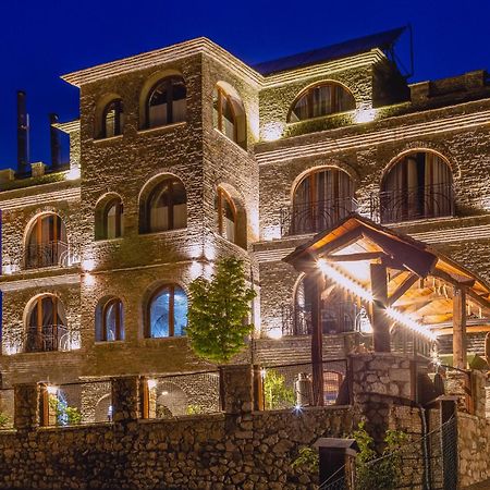 Hotel Restaurant Emblema Petrelë エクステリア 写真