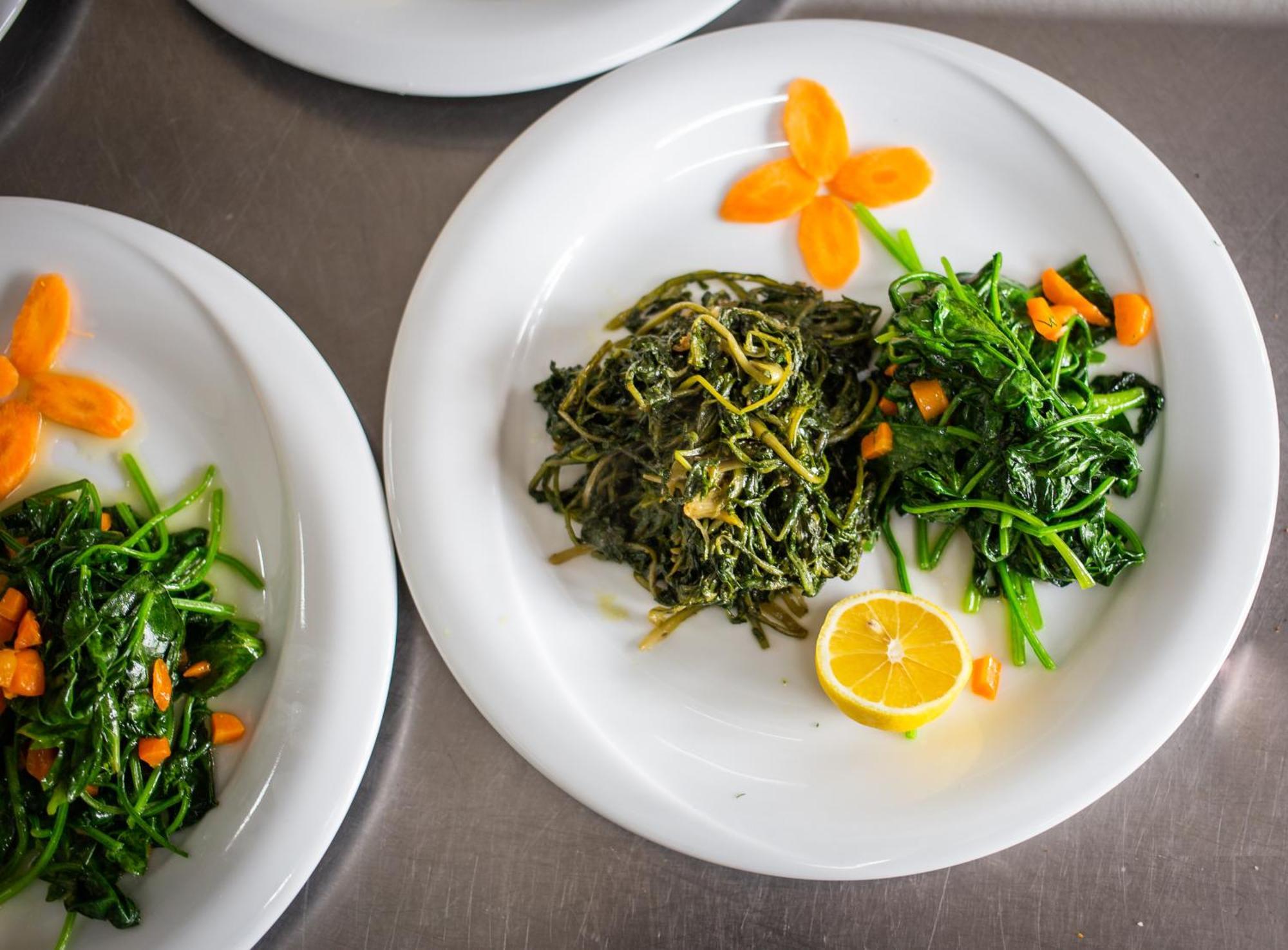 Hotel Restaurant Emblema Petrelë エクステリア 写真