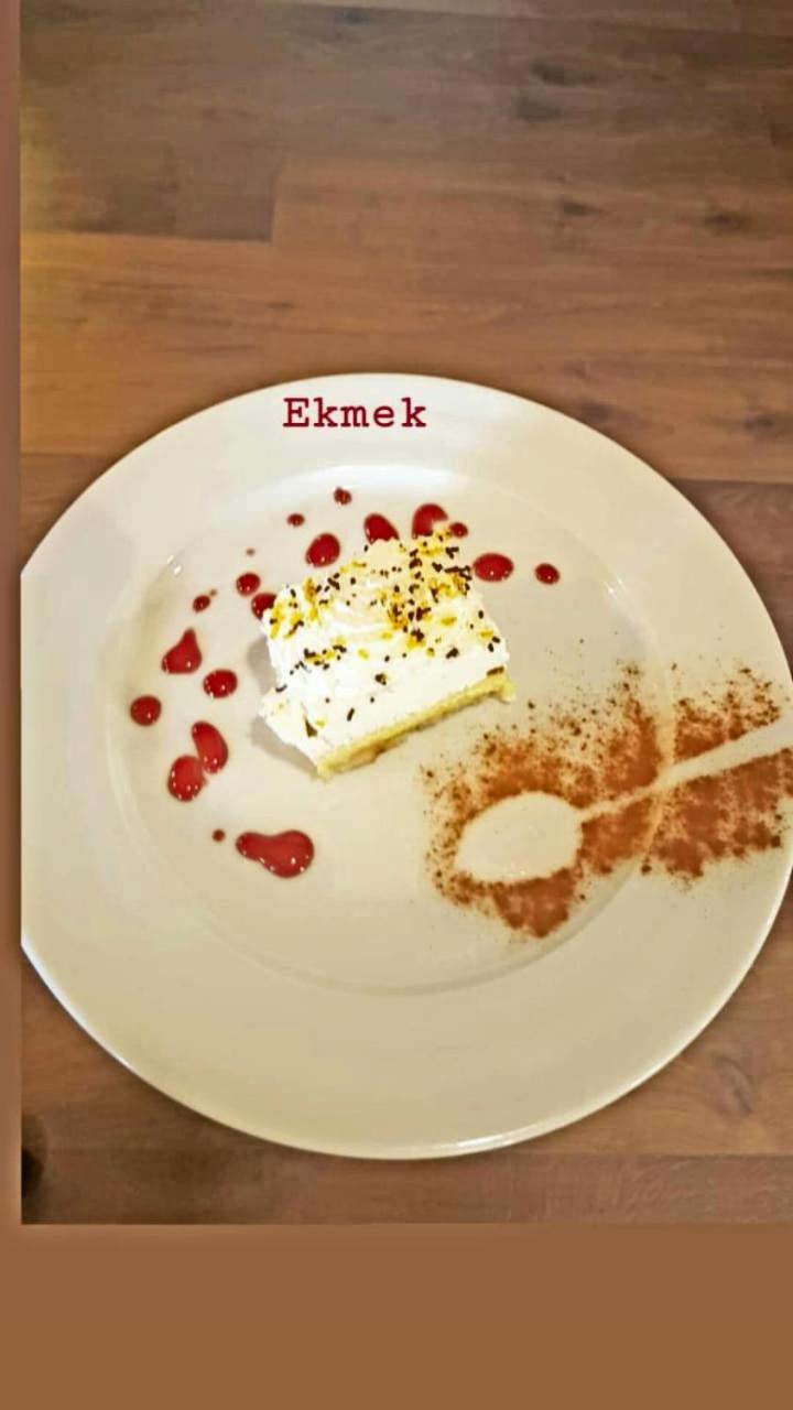 Hotel Restaurant Emblema Petrelë エクステリア 写真